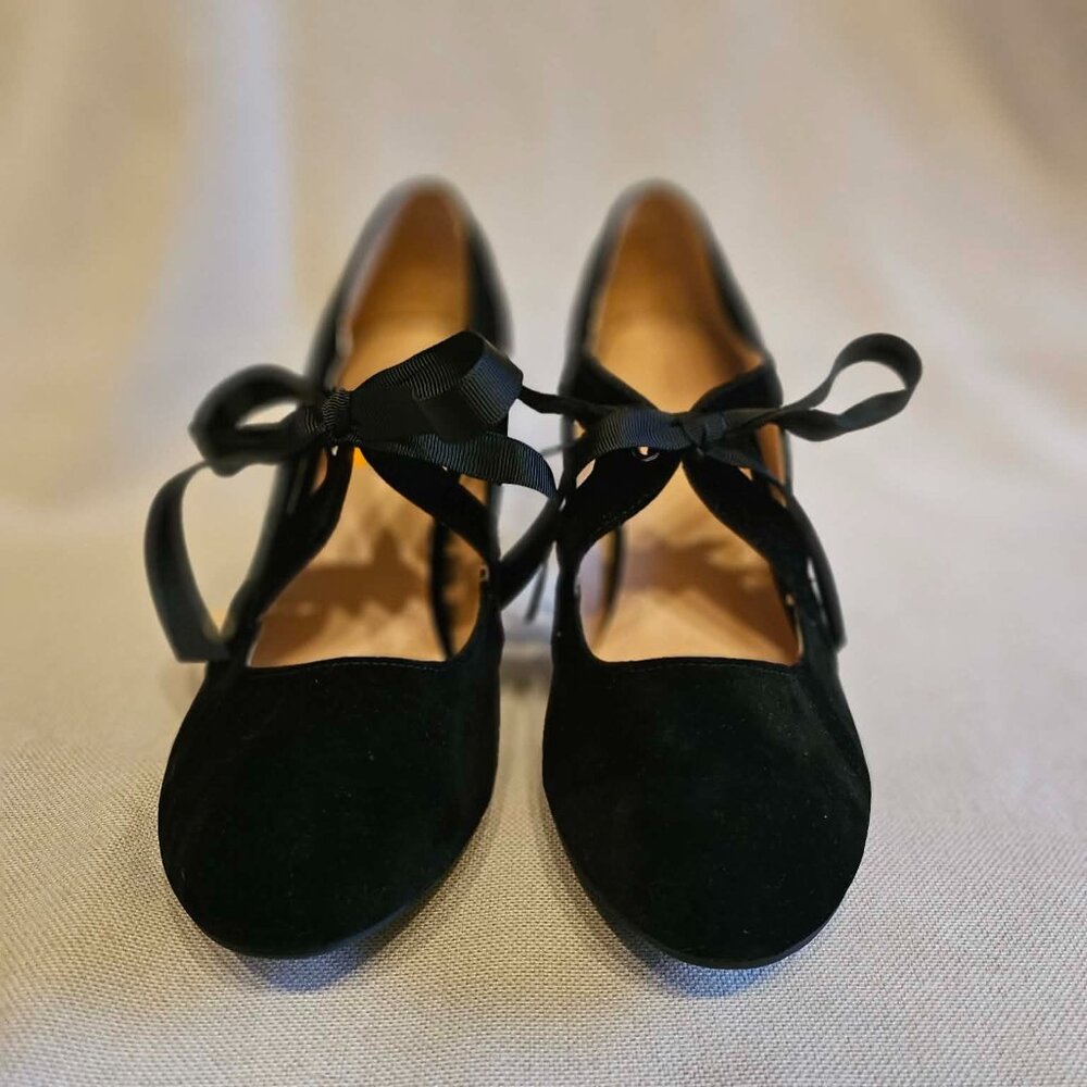 Chase+Chloe Kimmy Cutout Ribbon-tie T-Strap Pump 3.25-inch Heel Size 10